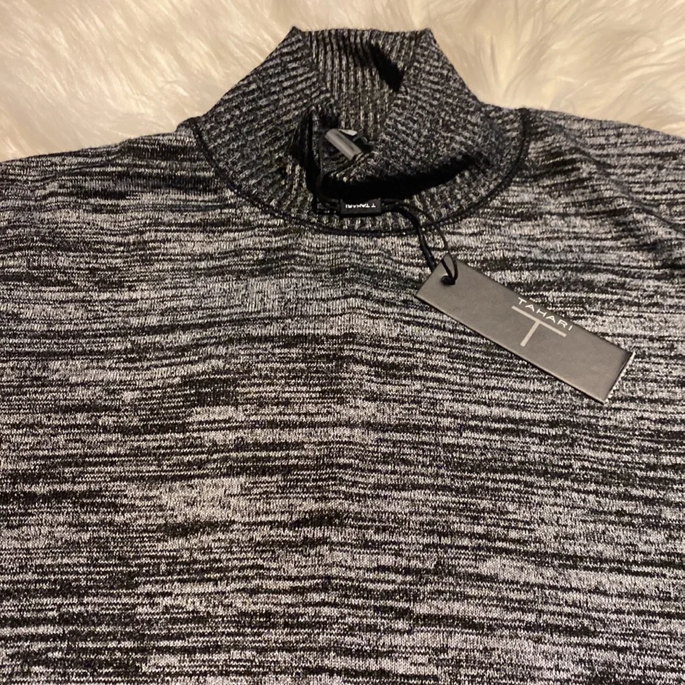 Tahari Women’s Size xsmall Loose Fit Turtle Neck Sweater Black space dye NWT - Picture 2 of 5